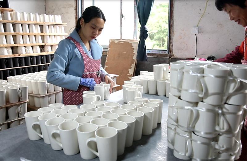 Consistent manufacturing controls are the foundation of microwave-safe ceramic mugs.