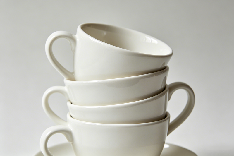 Safe ceramic mugs from China A collection of safe, plain white ceramic mugs