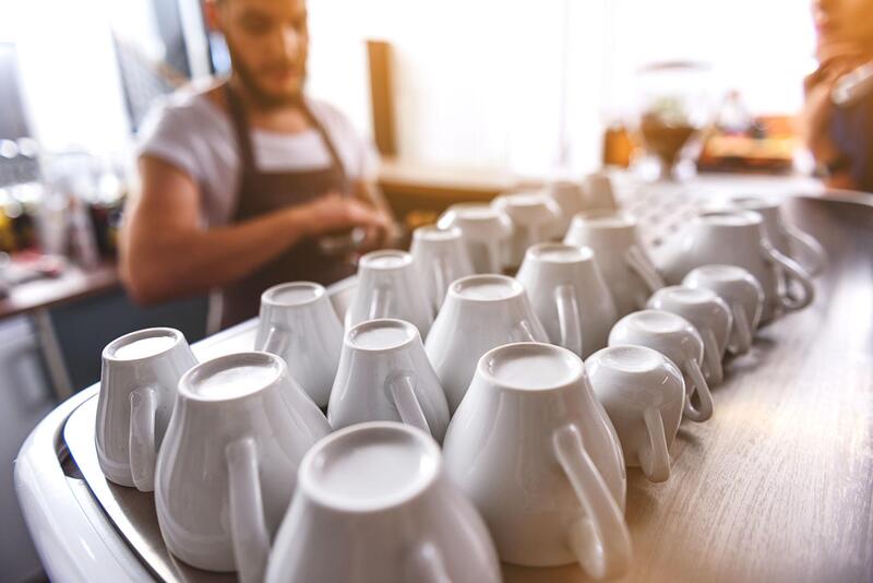 high-quality ceramic mugs Commercial foodservice environment using high-quality ceramic mugs